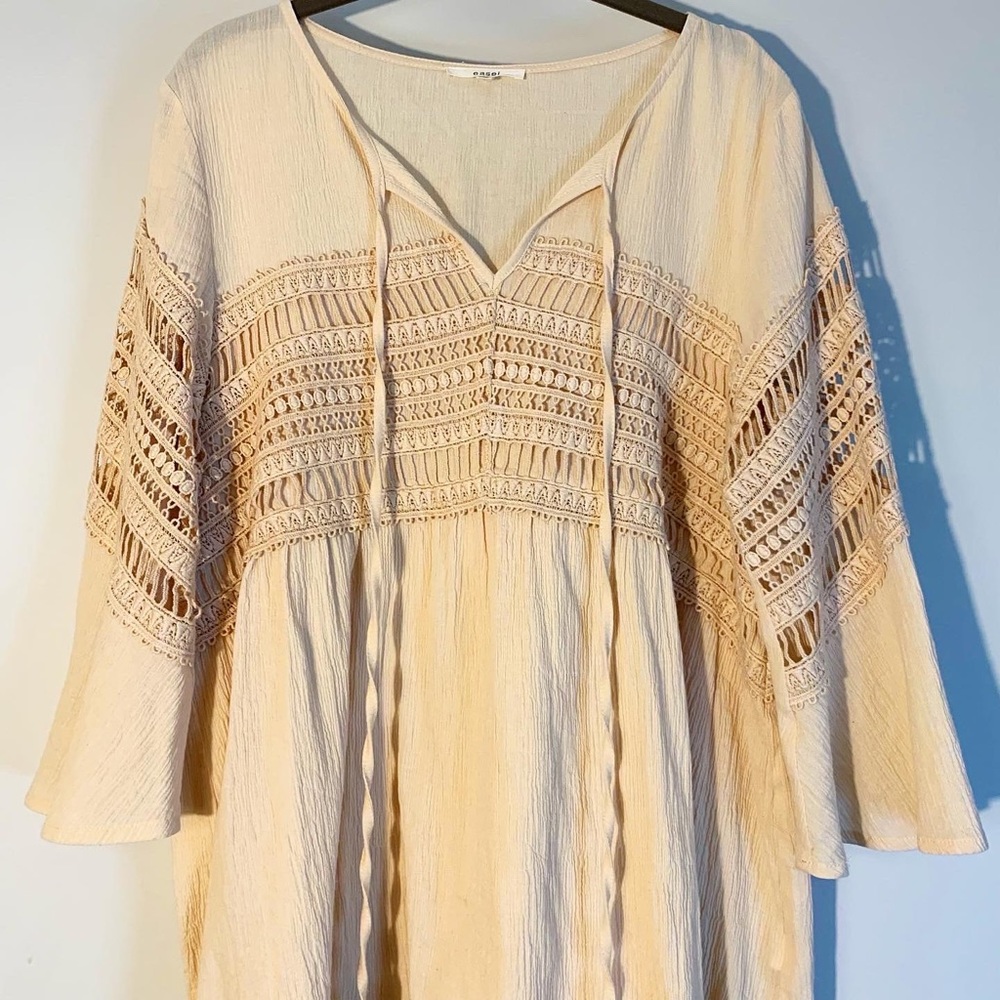 Easel Blouse Size M, Bell Sleeve, Bohemian